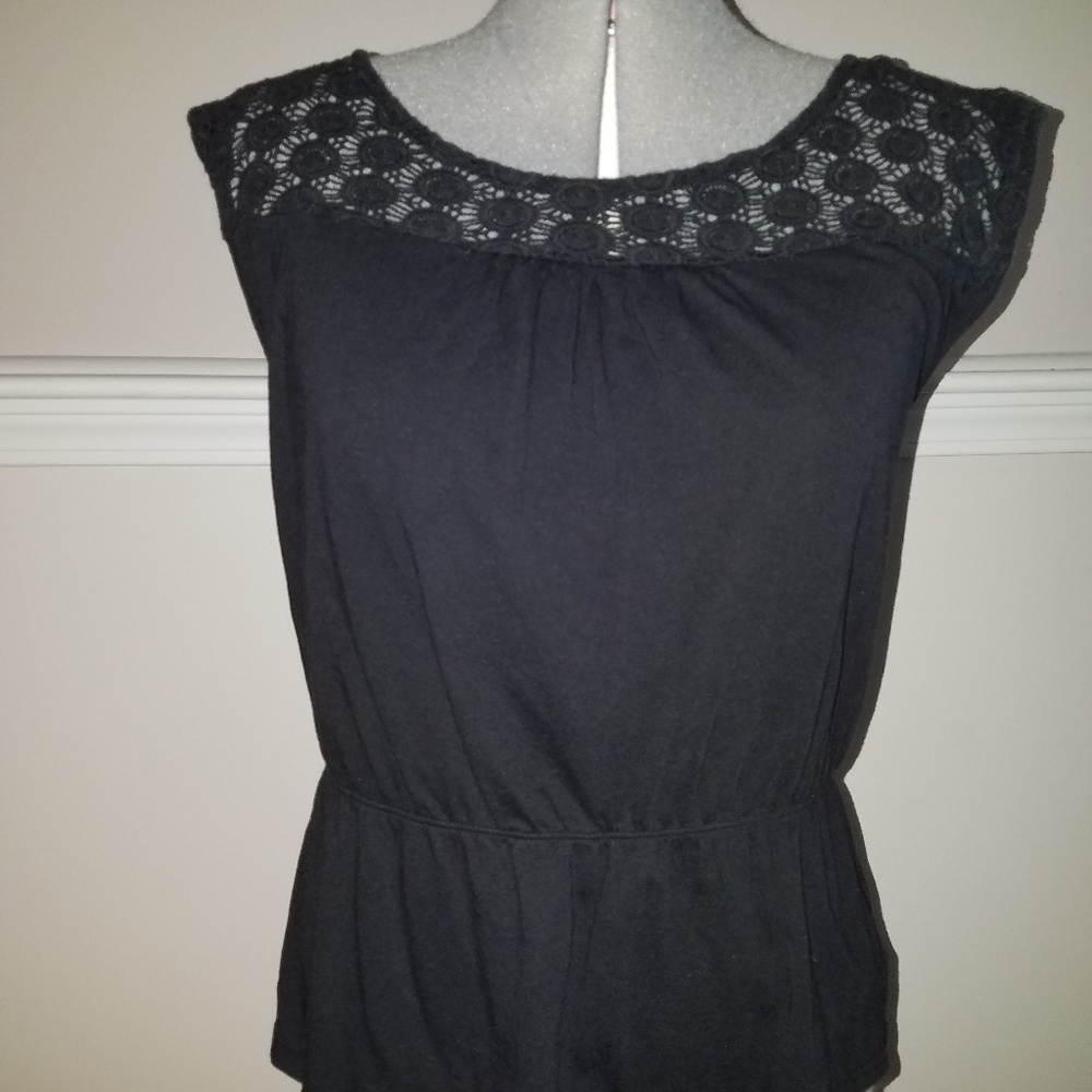 Black cutout top